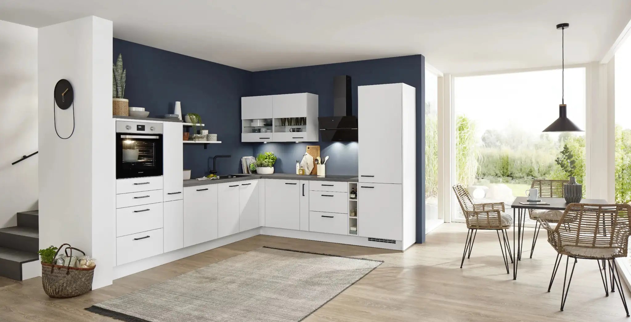 nobilia Winkel-Küche mit Apotheker-Schrank und Samsung Geräte_nobilia_CityKüchen24